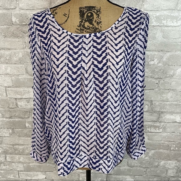 Monroe & Main Open Back Blouse - Picture 1 of 5